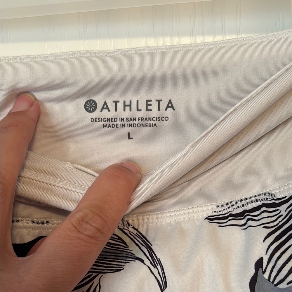 Athleta Black and White Floral Laser Cut Skort size Large - Picture 3 of 6